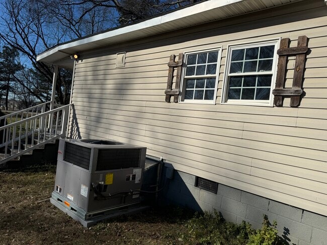 11601 US-221 in Woodruff, SC - Building Photo - Building Photo