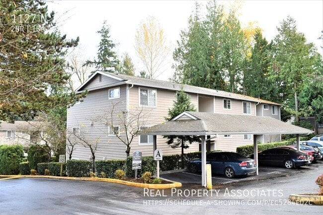 1127 N 198th St in Shoreline, WA - Foto de edificio - Building Photo