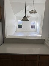 989 Lake Dr in Grand Prairie, TX - Foto de edificio - Building Photo