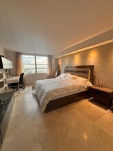 3675 N Country Club Dr, Unit 2605 in Aventura, FL - Foto de edificio - Building Photo