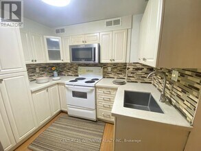 30 Goodless Ct in Toronto, ON - Building Photo - Building Photo