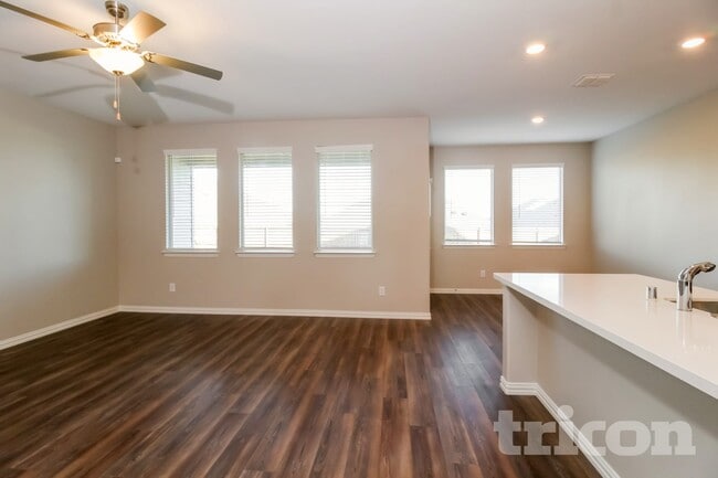 780 Evergreen St in Princeton, TX - Foto de edificio - Building Photo