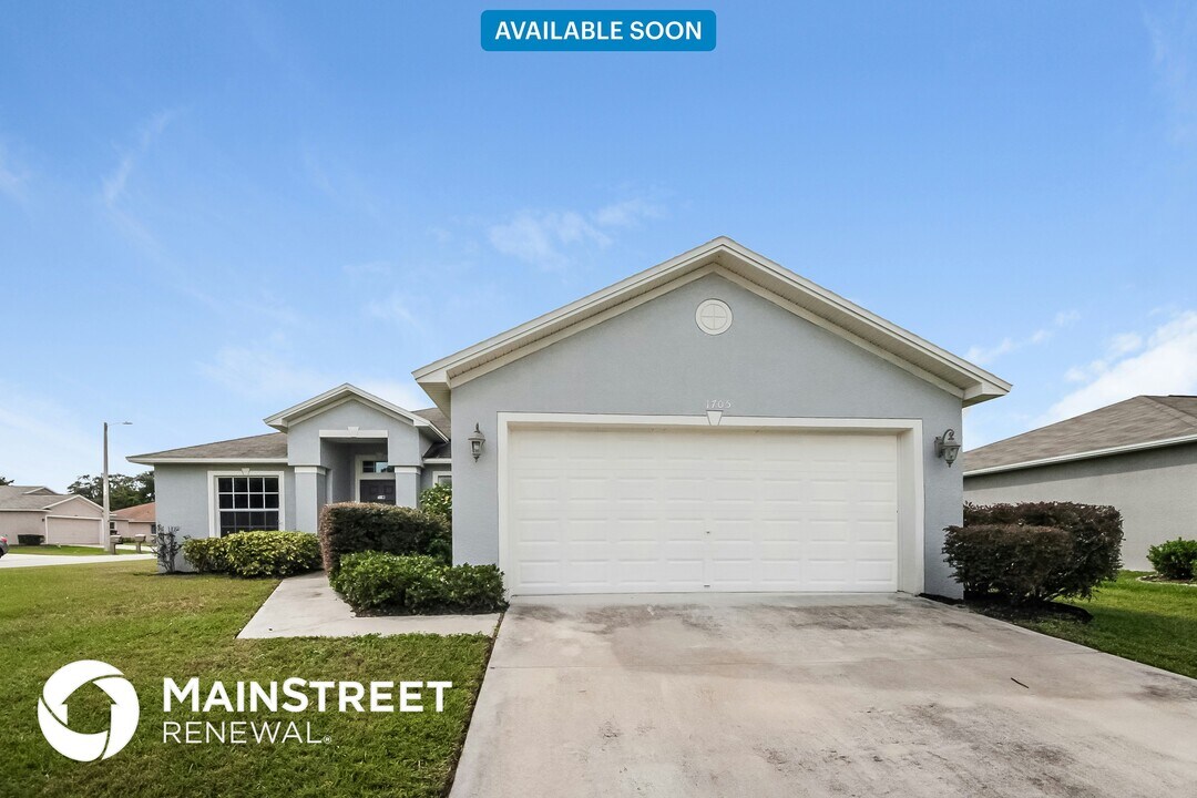 1705 Pebble Beach St in Winter Haven, FL - Building Photo