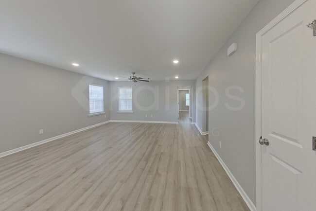 383 Angela St in Prattville, AL - Foto de edificio - Building Photo