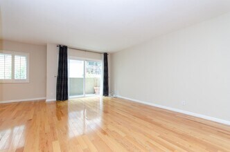 1203 N Sweetzer Ave in West Hollywood, CA - Building Photo - Building Photo