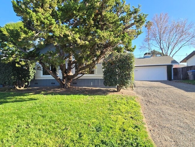 property at 1542 Parkview Ave