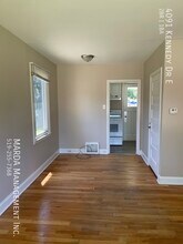 4091 Kennedy Dr E in Windsor, ON - Building Photo - Building Photo