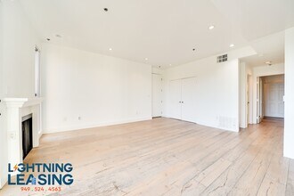 8811-8812 Burton Way in West Hollywood, CA - Building Photo - Building Photo