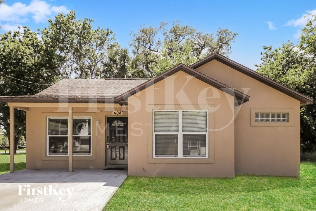 148 N Ridgewood Ave in Daytona Beach, FL - Building Photo