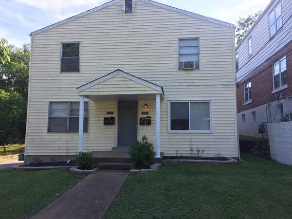 7110 Drury Ln, Unit 1st Fl in Maplewood, MO - Building Photo