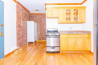 322 Rodney St, Unit 28 in Brooklyn, NY - Building Photo - Building Photo