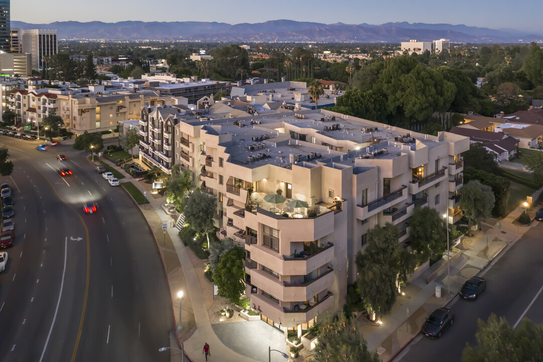 The Ivy Apartments in Sherman Oaks, CA - Building Photo