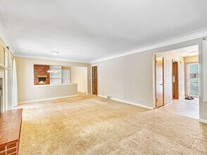 341 Herman Terrace in Hopkins, MN - Foto de edificio - Building Photo