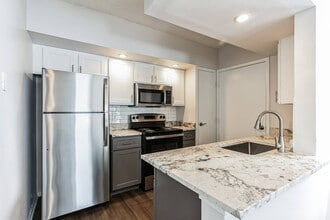Harbourtowne at Countrywoods in Palm Harbor, FL - Building Photo - Building Photo
