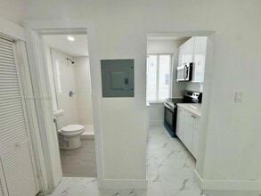 856 SW 6th St, Unit 102 in Miami, FL - Building Photo - Building Photo