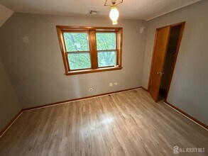 90 Pershing Ave in Carteret, NJ - Building Photo - Building Photo
