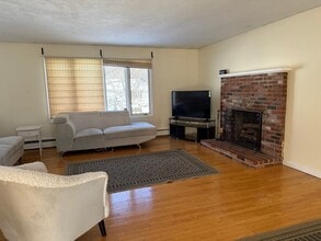 11 Bluegrass Ln in Shrewsbury, MA - Building Photo - Building Photo