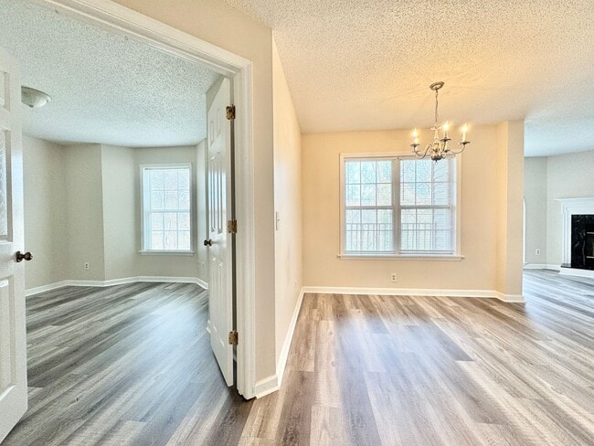 6704-G W Friendly Ave in Greensboro, NC - Building Photo - Building Photo