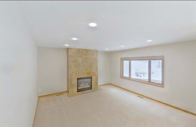 2302 Leyland Cir in Woodbury, MN - Building Photo - Building Photo