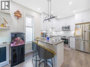 5069 Earles St in Vancouver, BC - Building Photo - Building Photo