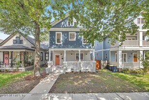 1827 N Market St in Jacksonville, FL - Building Photo