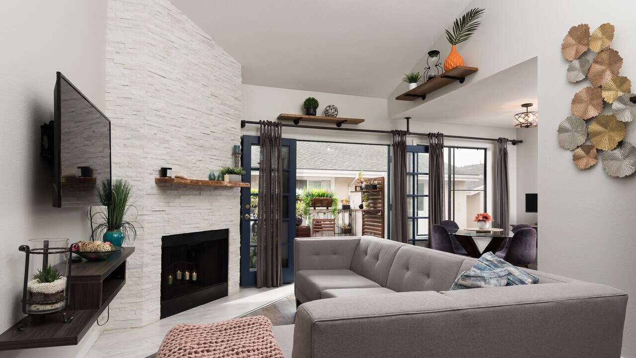 5655 Riley St in San Diego, CA - Building Photo