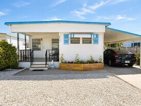 6916 Marlin Ln in Bradenton, FL - Building Photo