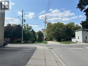 212 Queenston Rd in Cambridge, ON - Building Photo - Building Photo