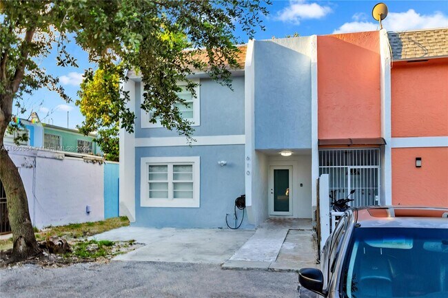 610 NW 11th St in Miami, FL - Building Photo - Building Photo