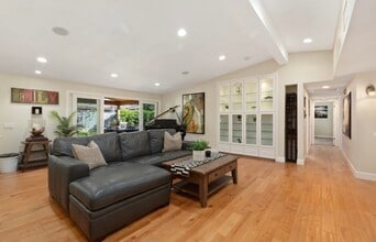 2348 Colgate Dr in Costa Mesa, CA - Building Photo - Building Photo