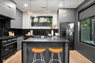 2209 Rae Dell Ave in Austin, TX - Building Photo - Building Photo