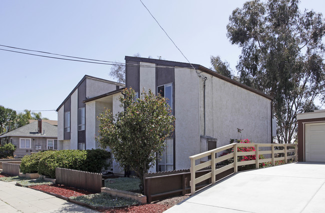 4730 Arizona St in San Diego, CA - Building Photo - Building Photo