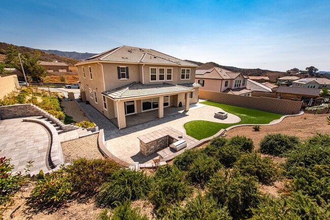 3459 Aspen St in Simi Valley, CA - Foto de edificio - Building Photo