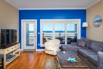 83 Ocean Blvd in Hampton, NH - Building Photo - Building Photo