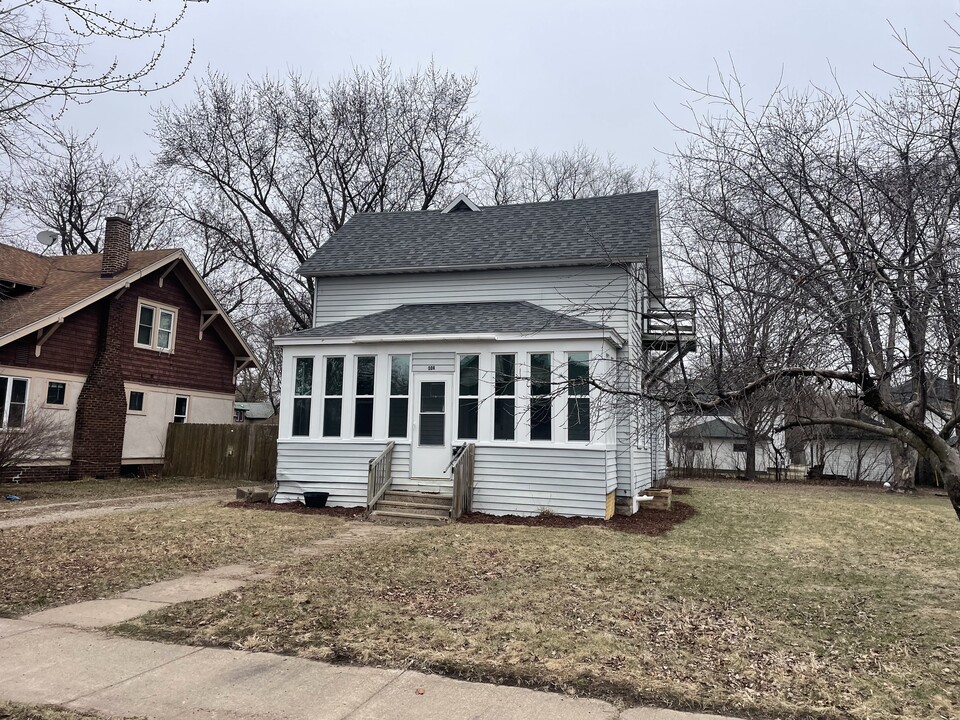 504 10th St E in Menomonie, WI - Building Photo