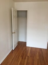 241 Weequahic Ave-Unit -C 243-2 in Newark, NJ - Building Photo - Building Photo