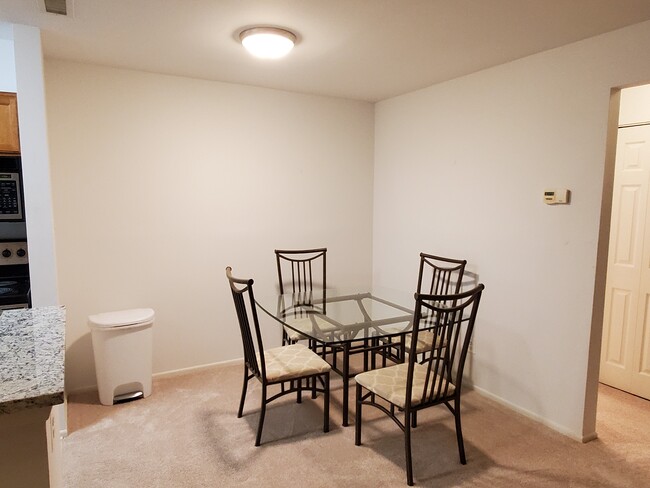 1781 Jonathan Way Unit H, Unit H in Reston, VA - Building Photo - Building Photo