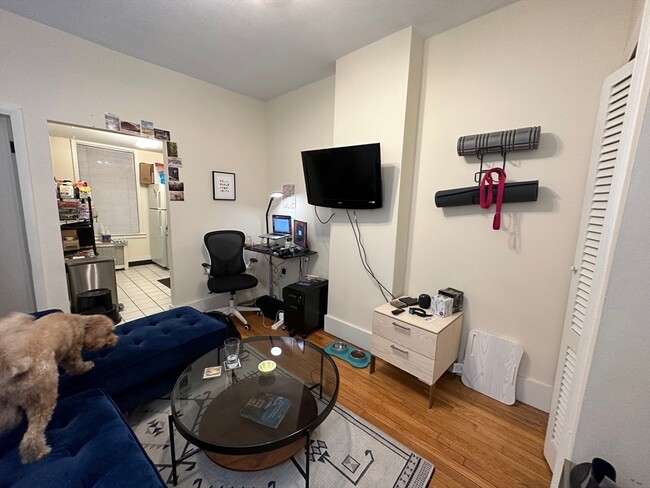 11 Irving St, Unit 2 in Boston, MA - Building Photo - Building Photo
