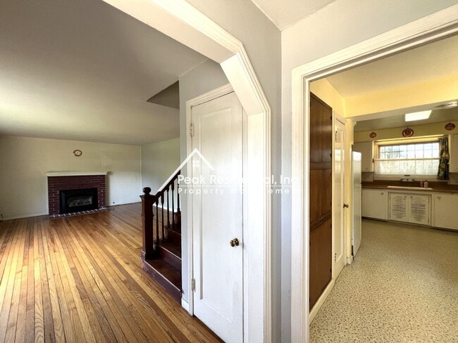 2415 Colfax St in Sacramento, CA - Building Photo - Building Photo