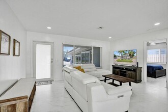 1633 SE 5th Ct in Deerfield Beach, FL - Building Photo - Building Photo