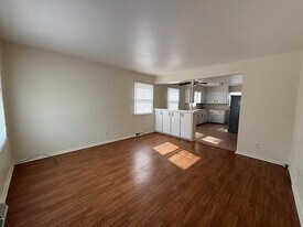 3731 Kalamazoo Ave SE in Grand Rapids, MI - Building Photo