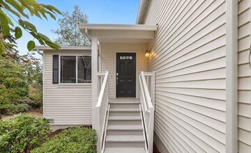 20223 10th Ave SE in Bothell, WA - Building Photo - Building Photo