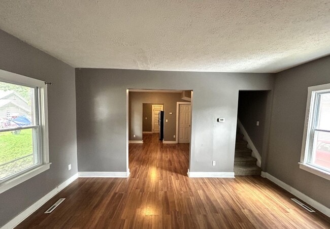 820 Cross St in Lansing, MI - Building Photo - Building Photo
