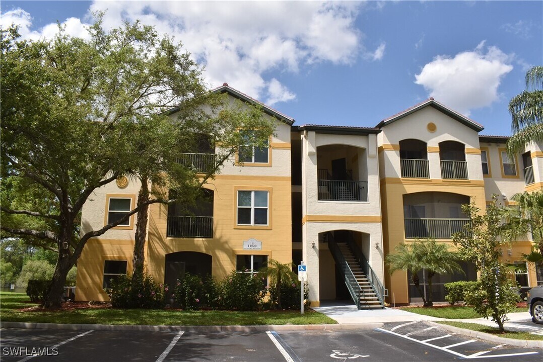 11520 Villa Grand in Ft. Myers, FL - Building Photo