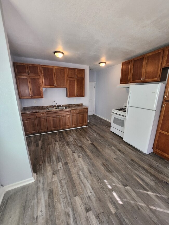 416 W 5th St in Long Beach, CA - Building Photo - Building Photo