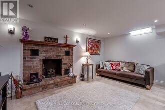 20 Stonemanse Ct in Toronto, ON - Building Photo - Building Photo