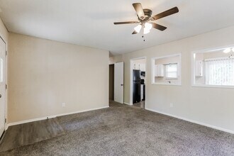 101 SW Victor Dr in Blue Springs, MO - Building Photo - Building Photo