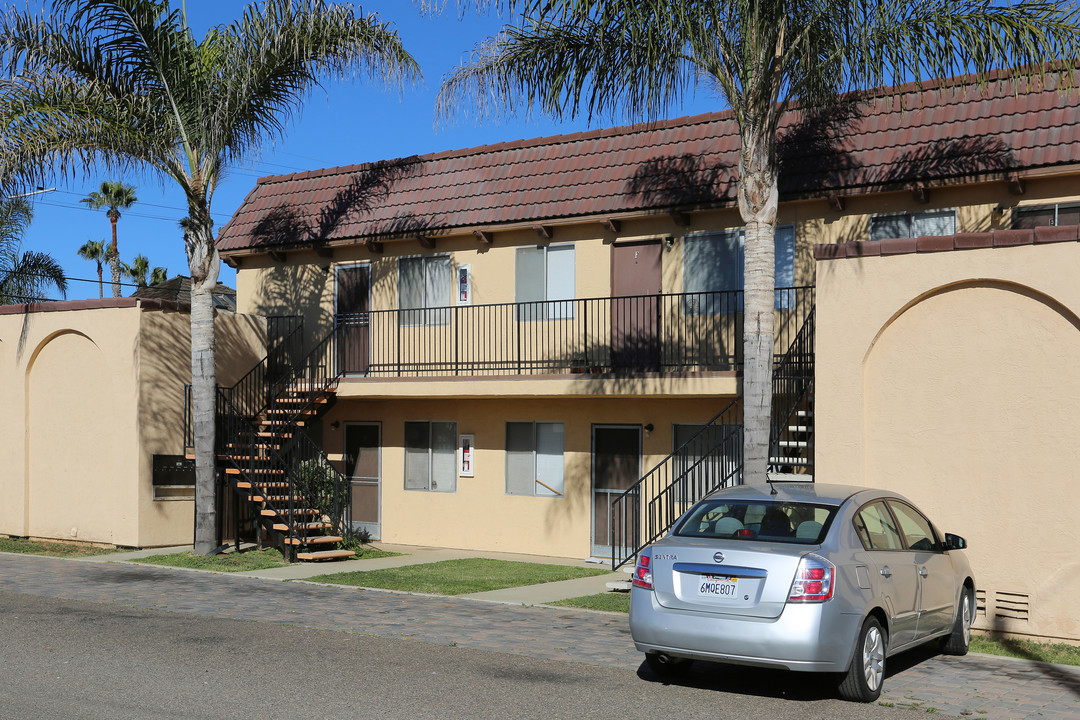 421 S Myers St in Oceanside, CA - Building Photo