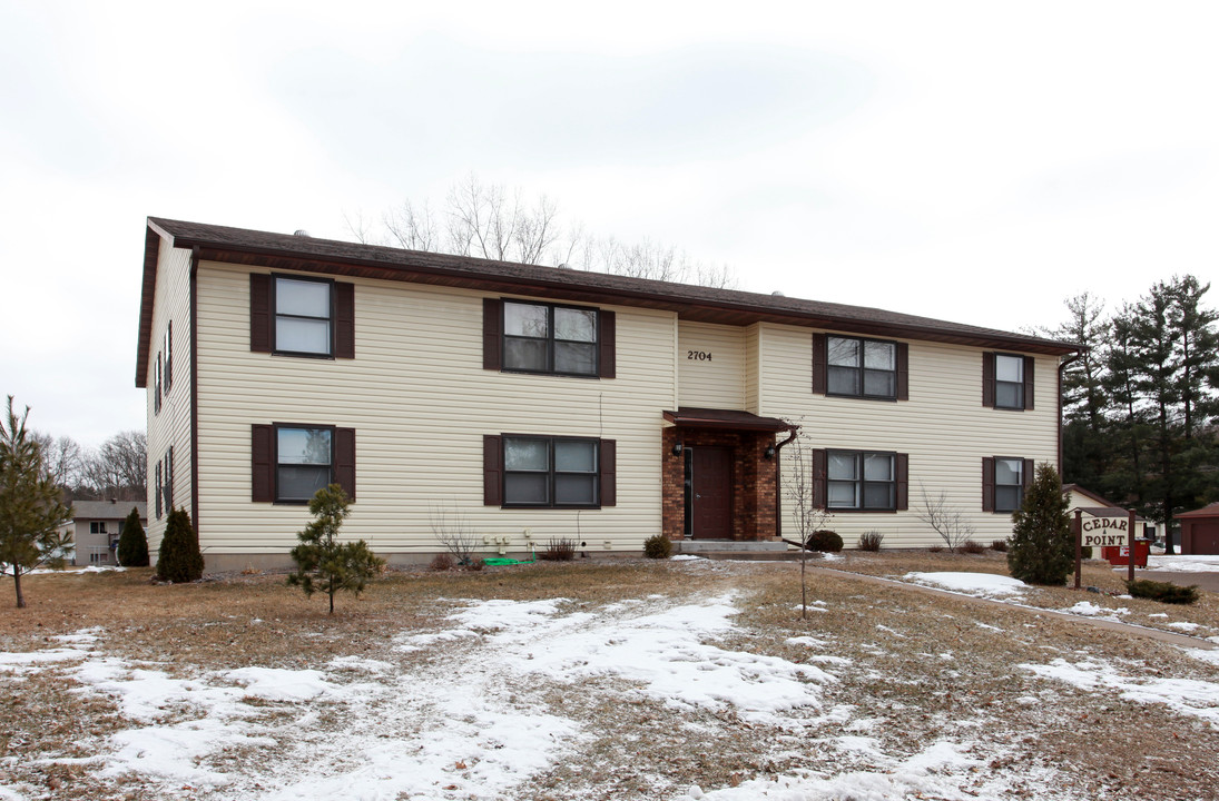 2704 Nelson Dr in Menomonie, WI - Foto de edificio