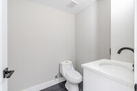 2709 W Jefferson St photo'